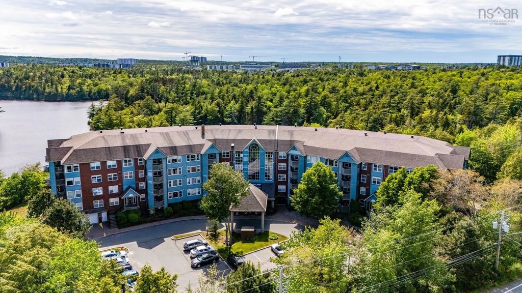 301 2 Lake Drive, Bedford