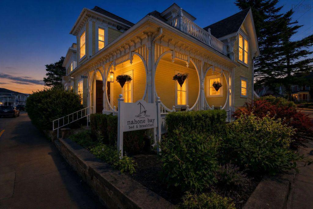 558 Main Street, Mahone Bay