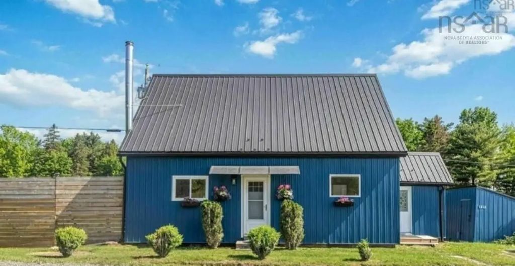 1318 Sweetland Road, Sweetland