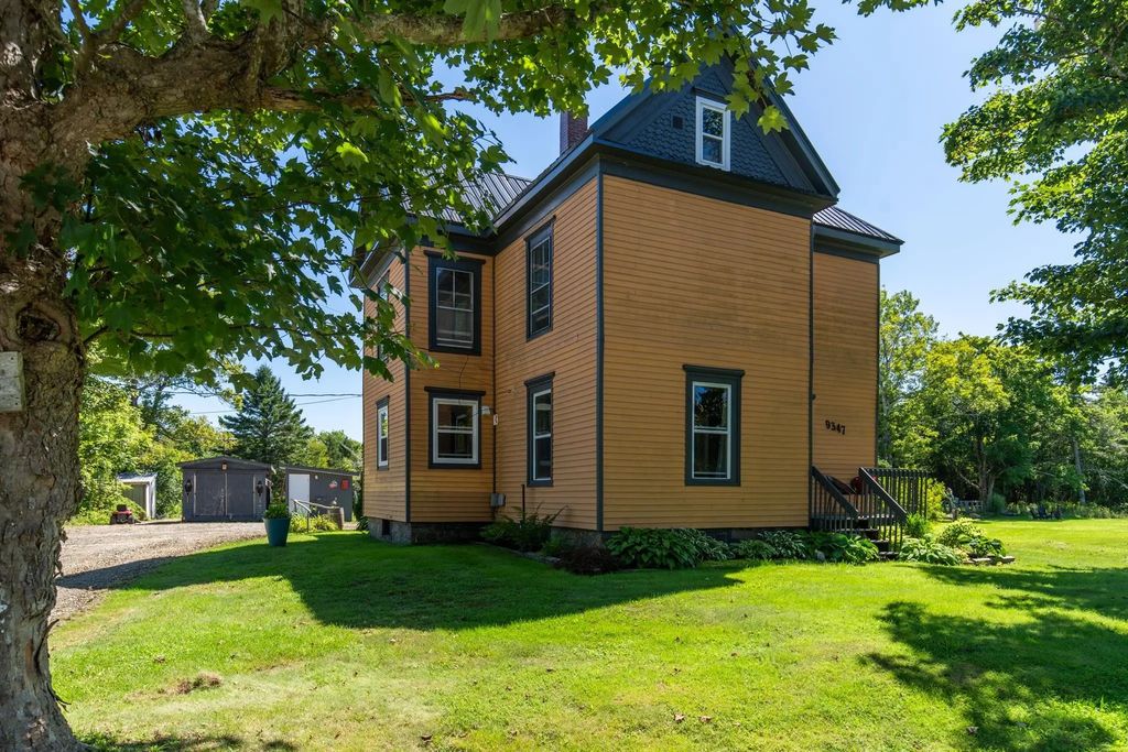 9347 Highway 3, Pleasant Lake