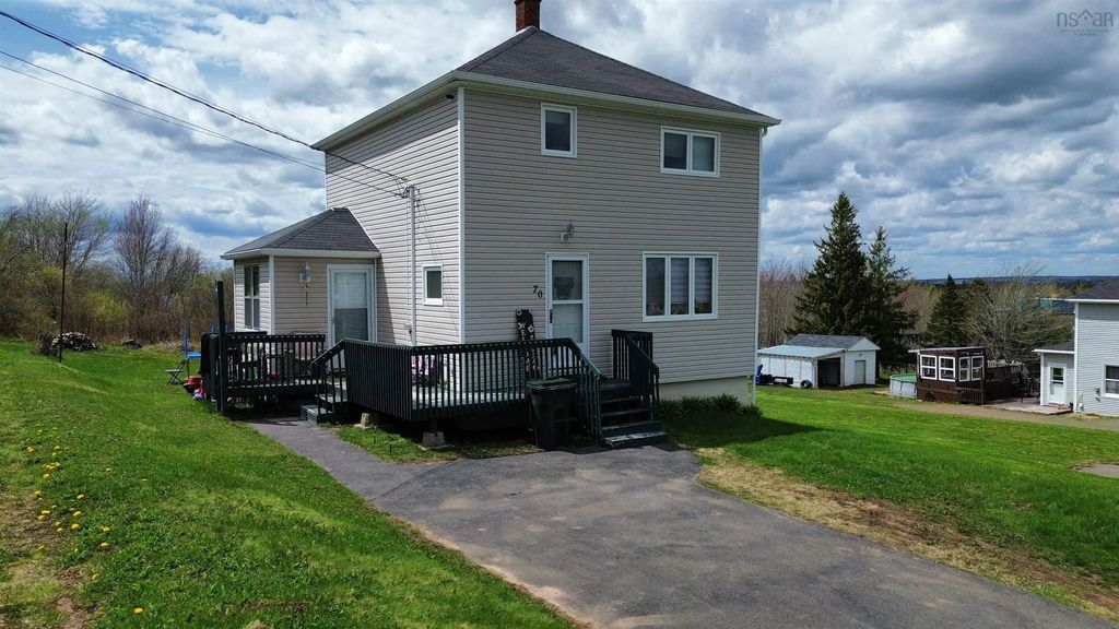 70 Wolsley, Springhill