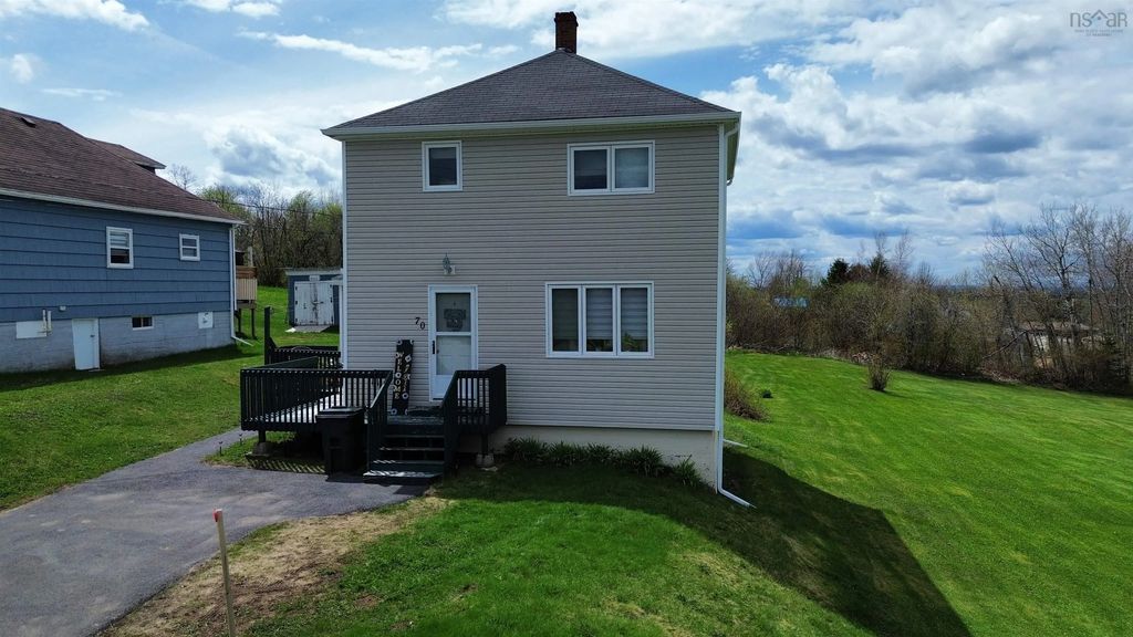 70 Wolsley, Springhill