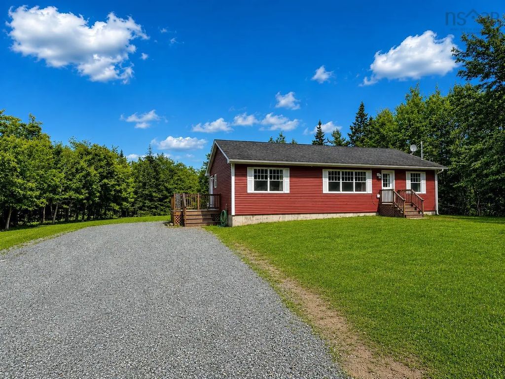 901 Old Port Mouton Road, White Point