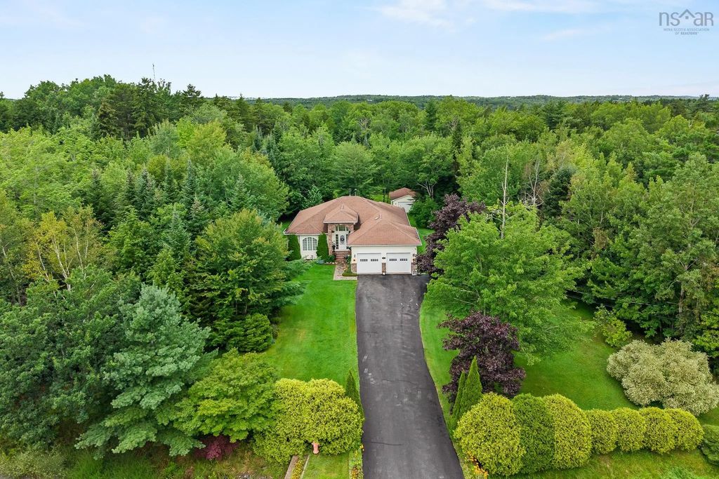 11 Taylor Drive, Windsor Junction