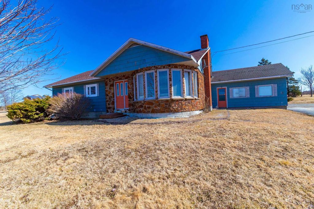 30 Common Cross Road, Saulnierville