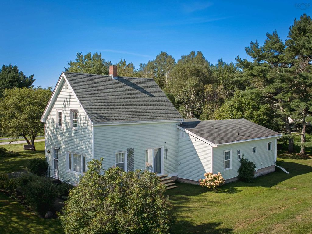 523 Old Trunk Road, Lantz