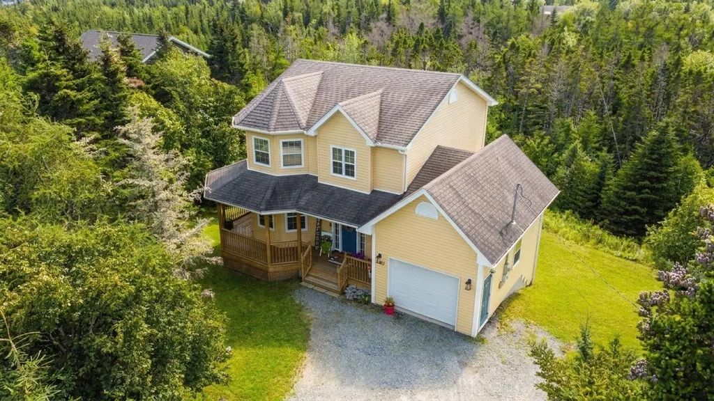 121 Greenough Drive, West Porters Lake