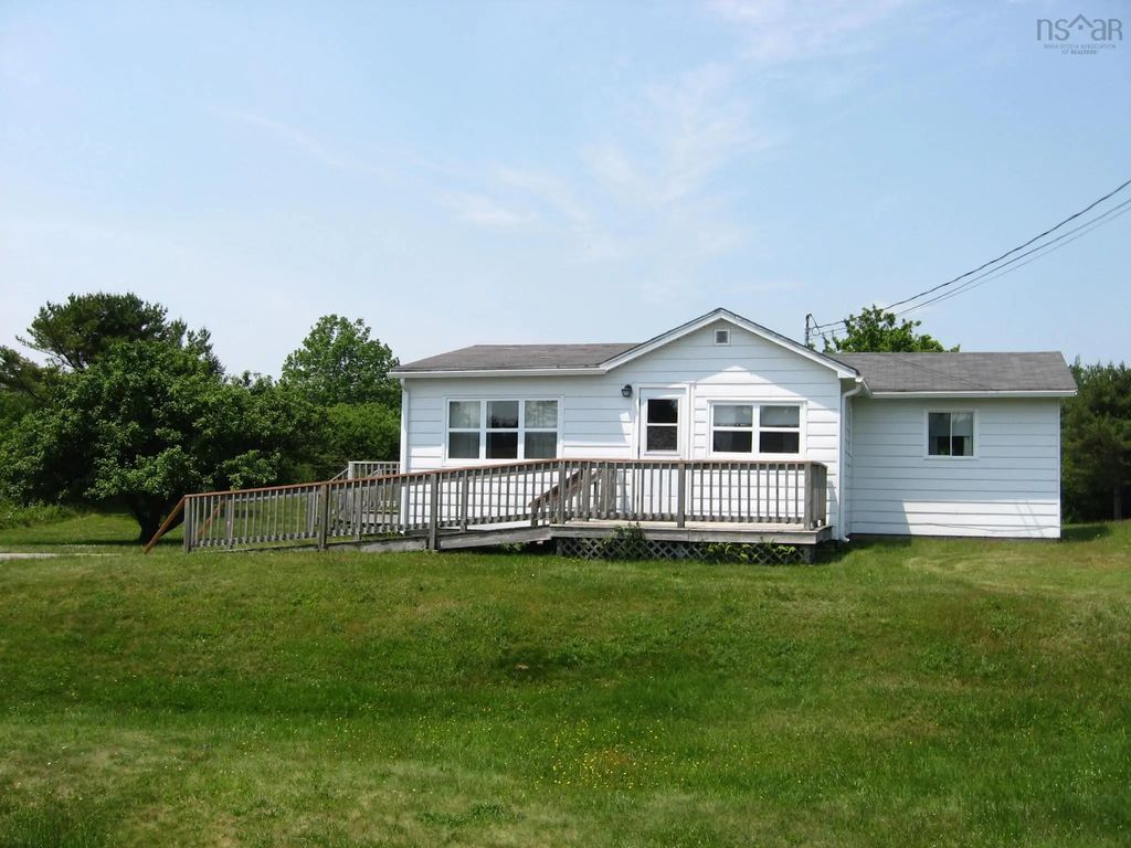 6582 Highway 3, Hunts Point