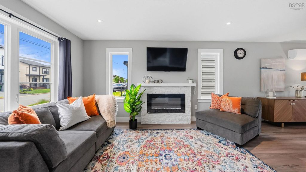 196 Titanium Crescent, Spryfield