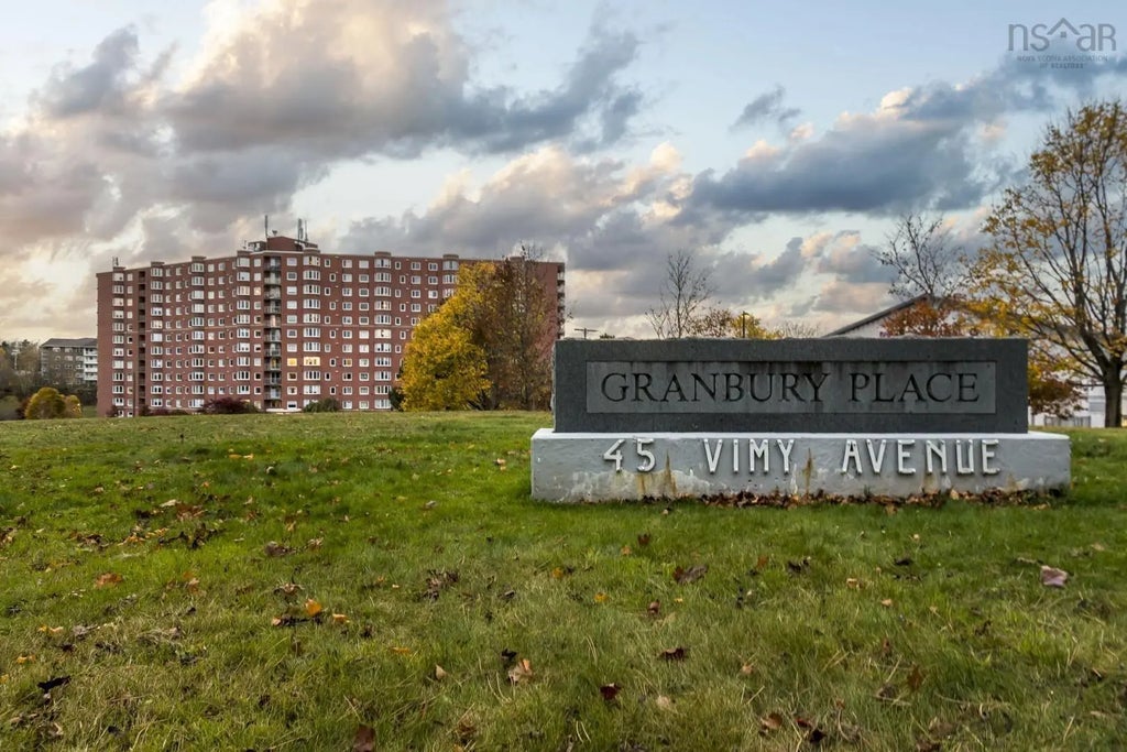 821 45 Vimy Avenue, Halifax
