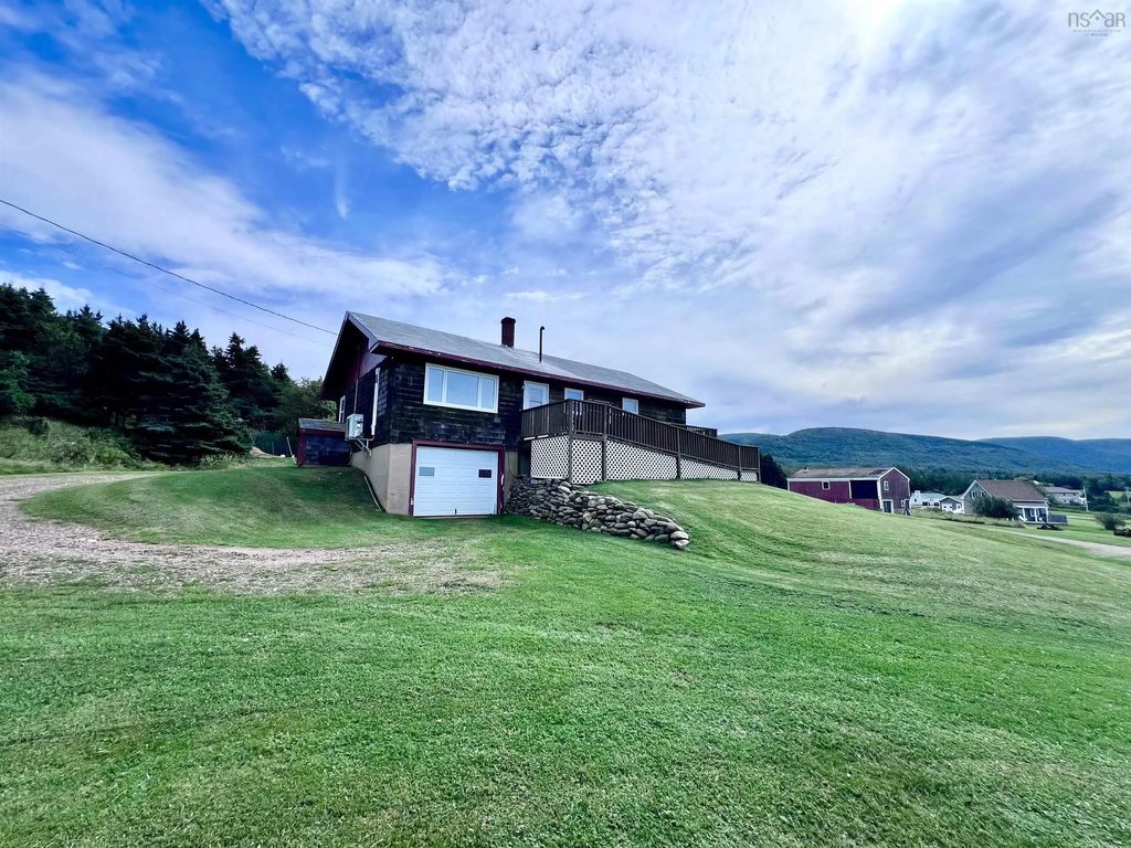 14086 Cabot Trail, Chéticamp