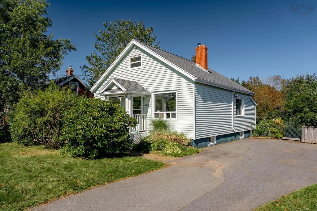 9 Chestnut Lane, Dartmouth