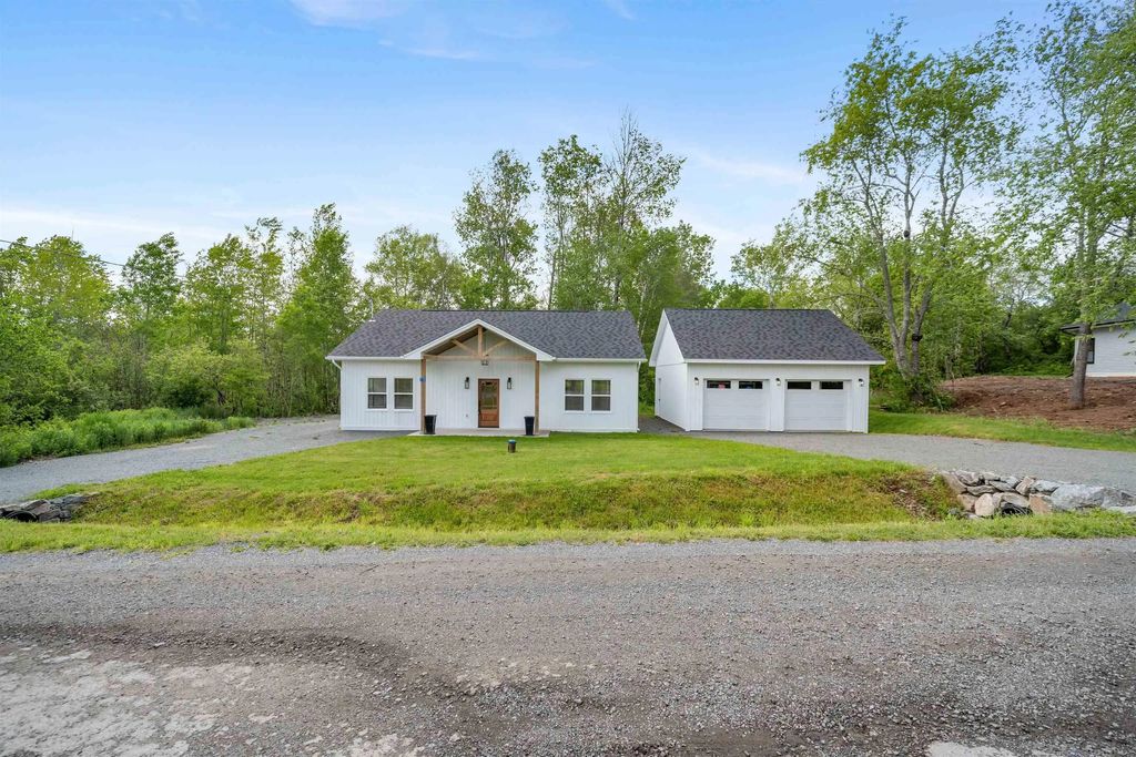 15 Chalet Crescent, Brooklyn