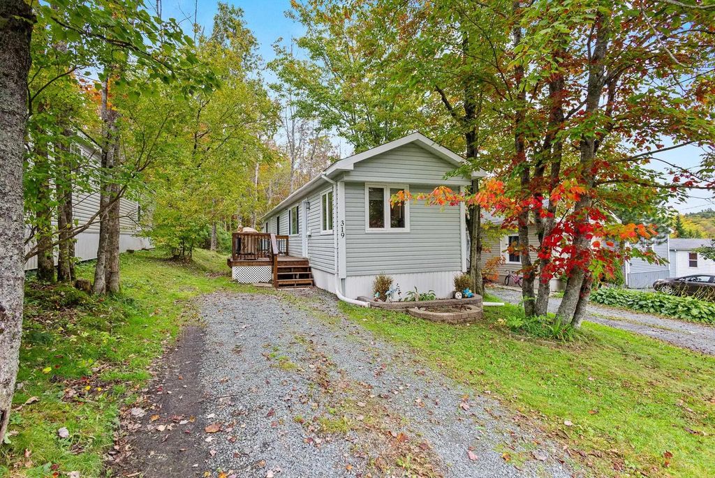 319 Ioney Hill, Beaver Bank