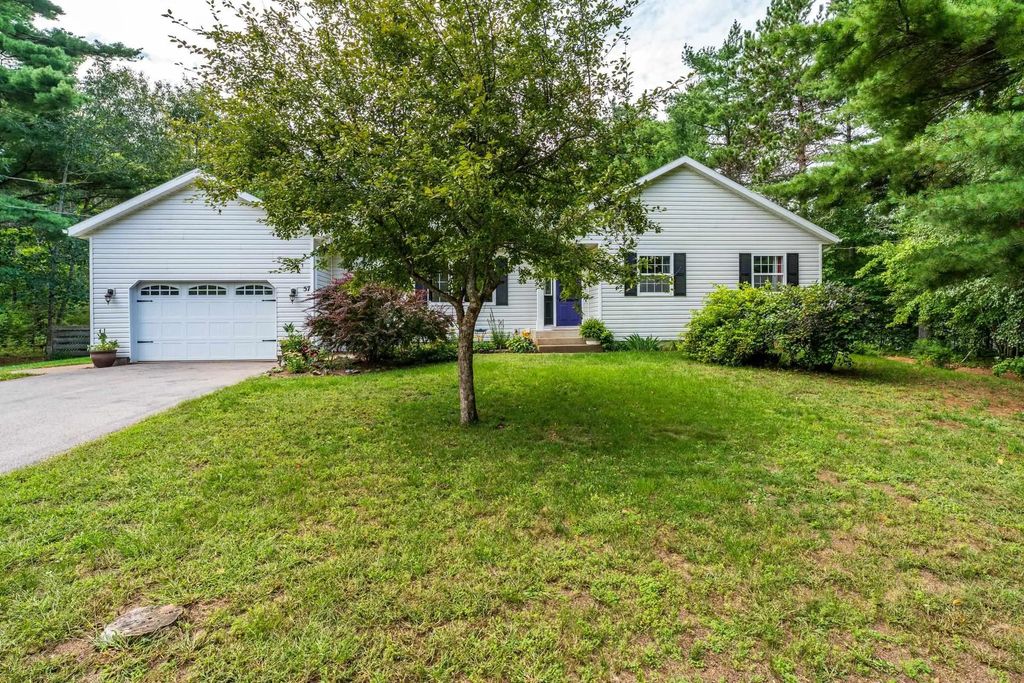 57 Dr Lewis Johnston Street, South Farmington