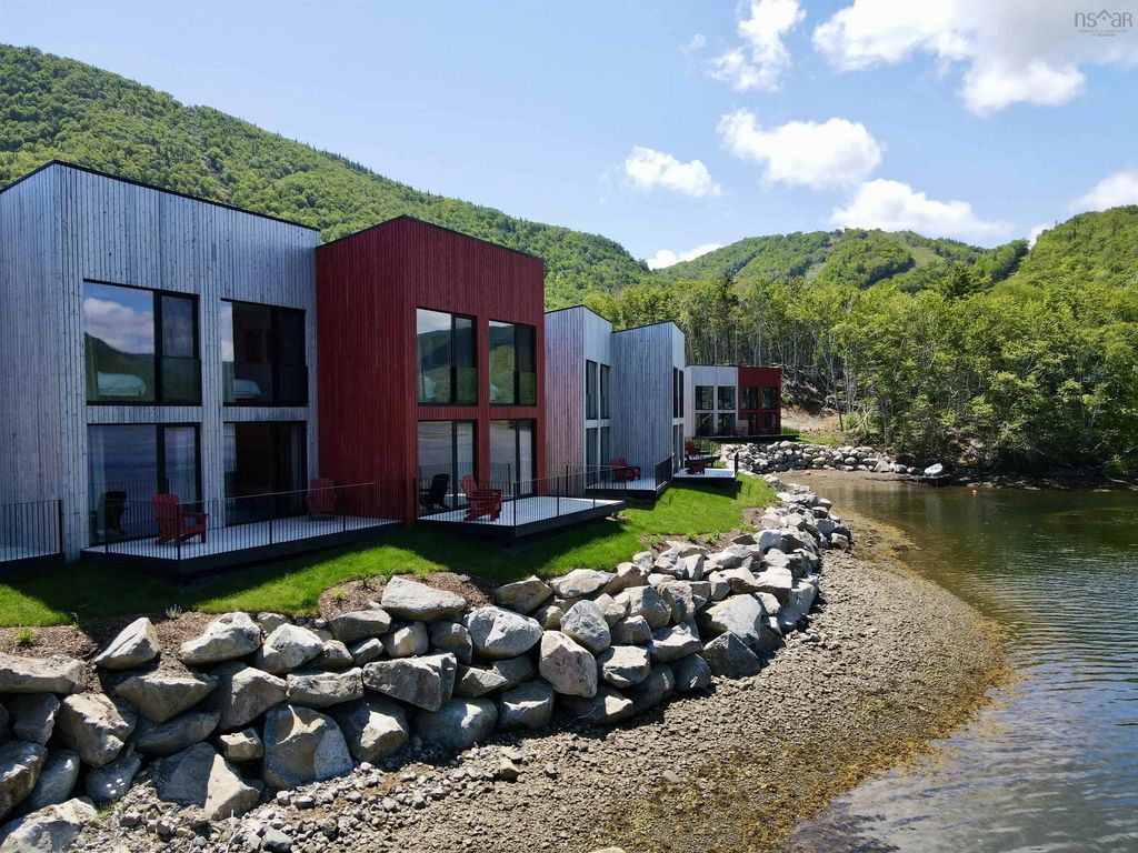 9 Osprey Lane, Ingonish