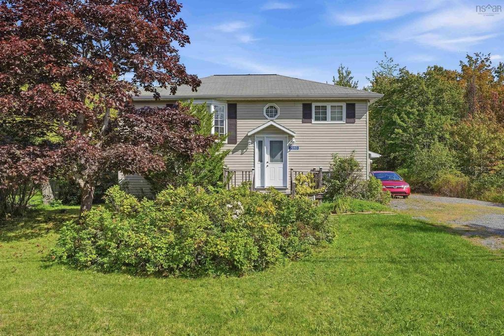2093 Larry Uteck Boulevard, Bedford