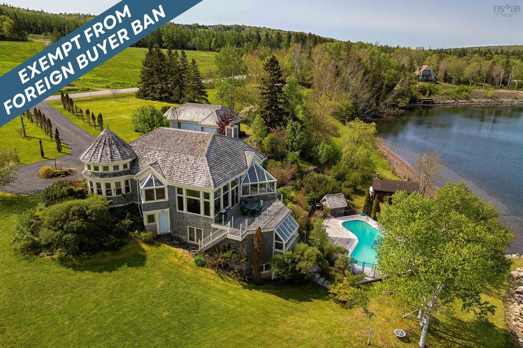 2641 West Bay Road, Dundee