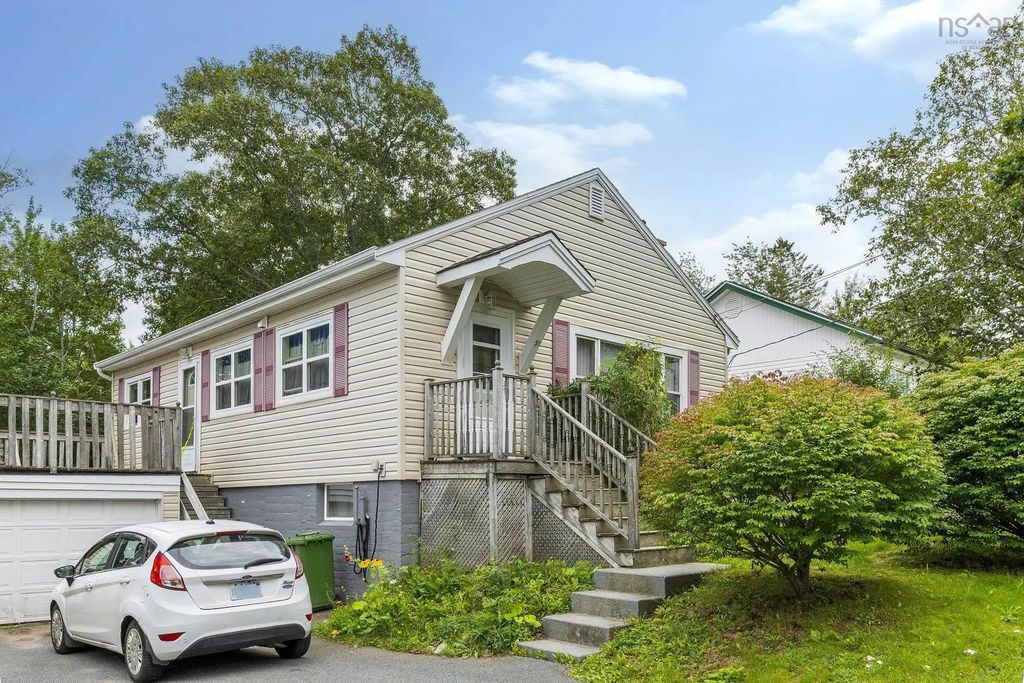 31 Auburn Avenue, Halifax