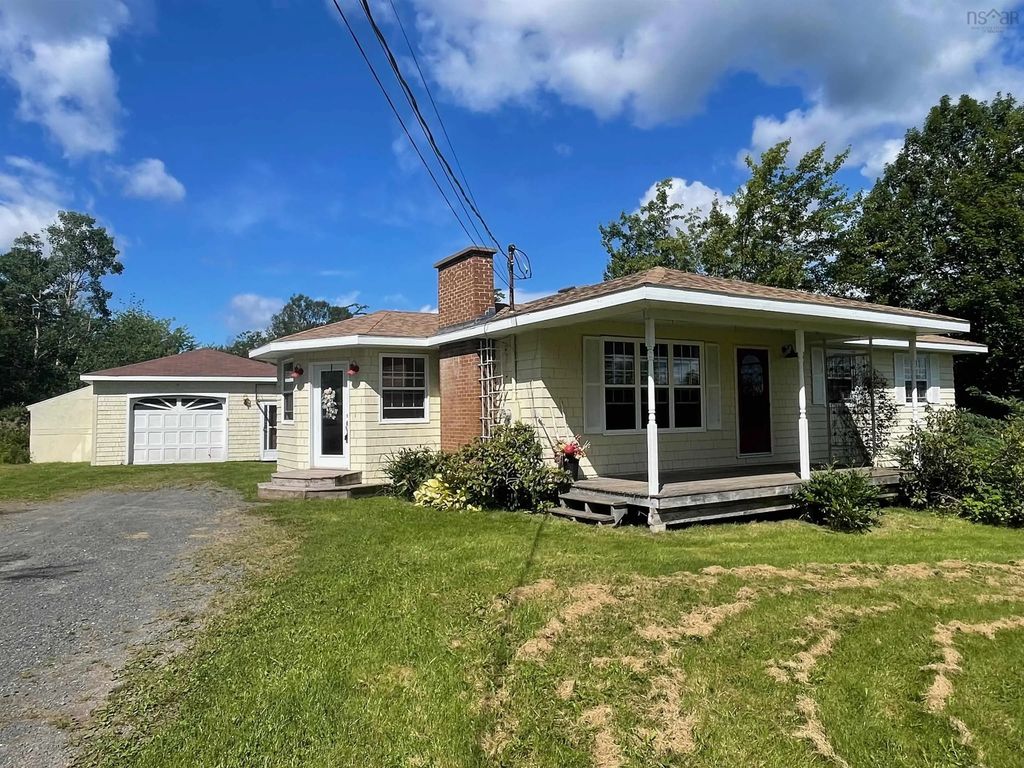 482 Intervale Road, Rock Elm