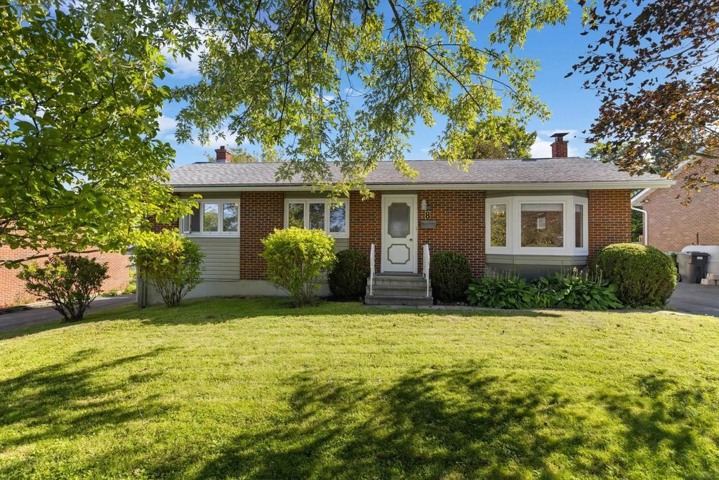 8 Muriel Avenue, Dartmouth
