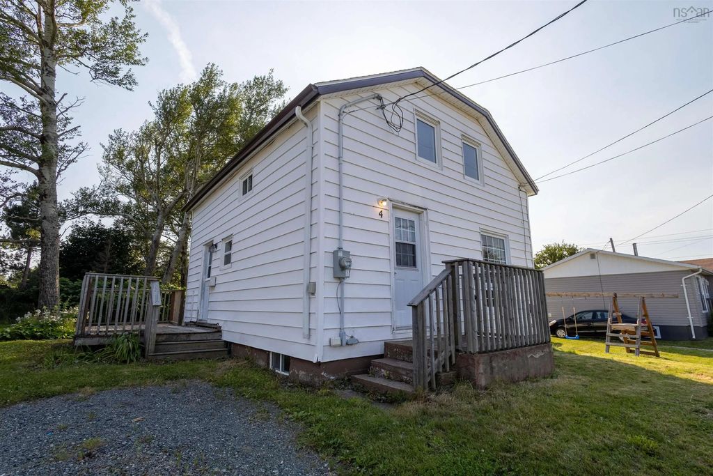 4 Mcpherson Street, Glace Bay