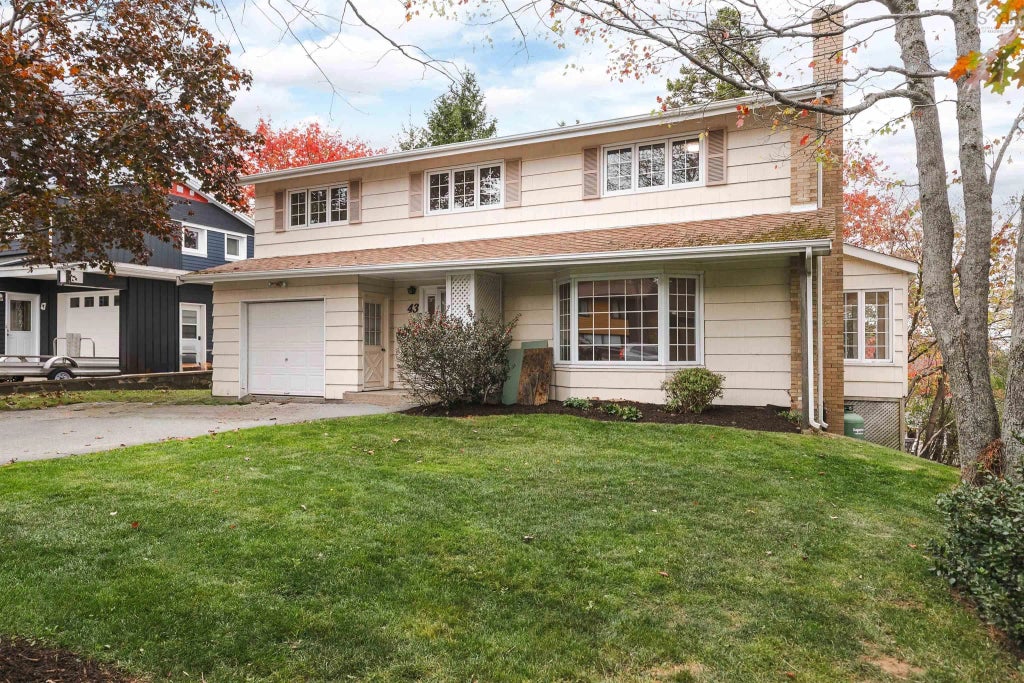 43 Deepwood Crescent, Halifax