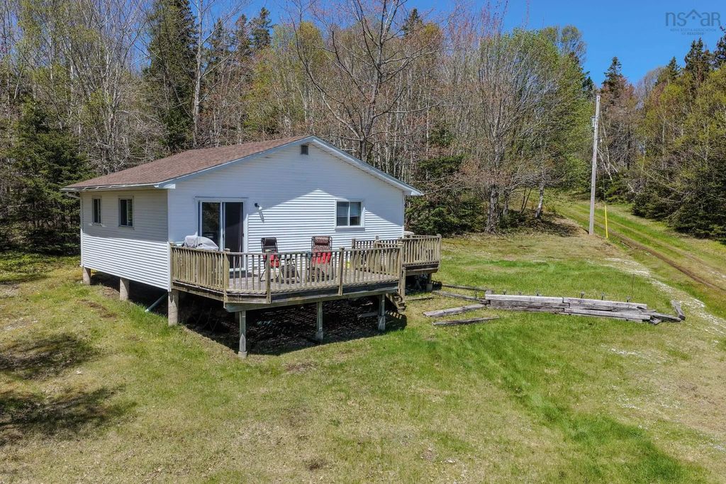 81 Maceachern Road, North Side East Bay