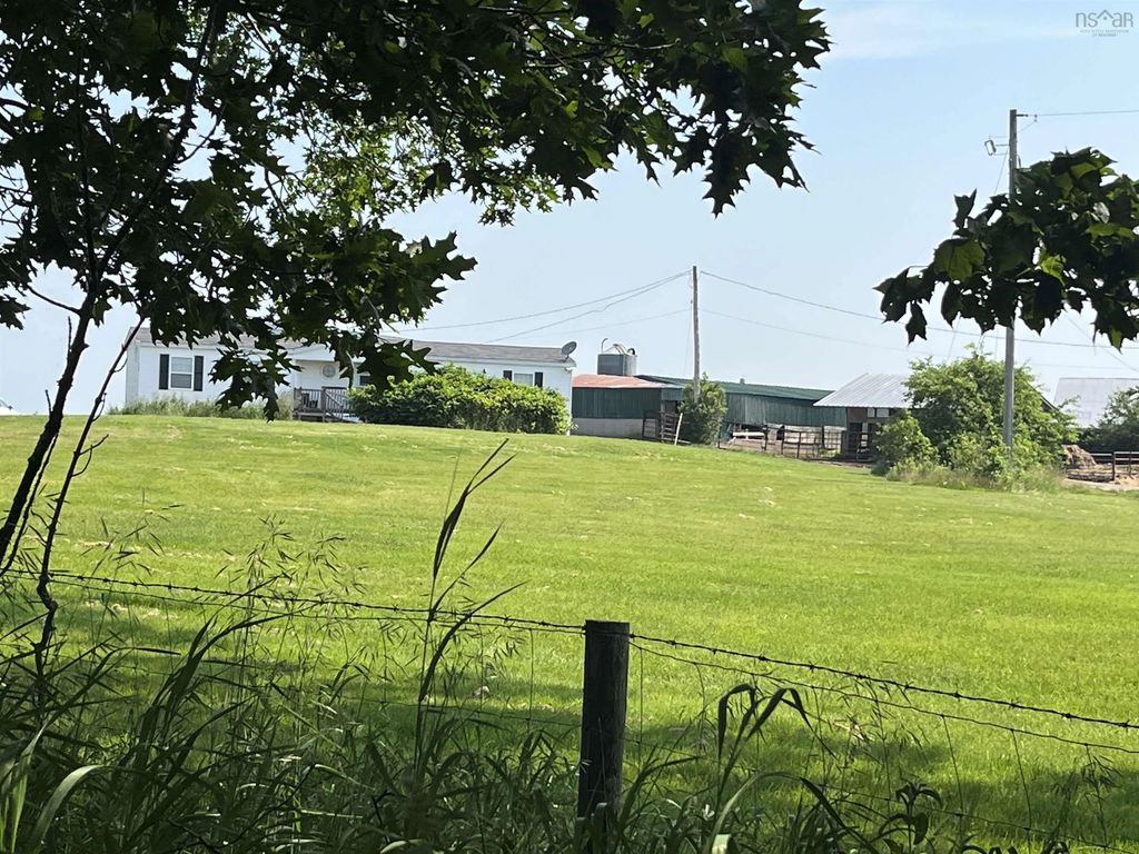 92 Putnam Road, Masstown