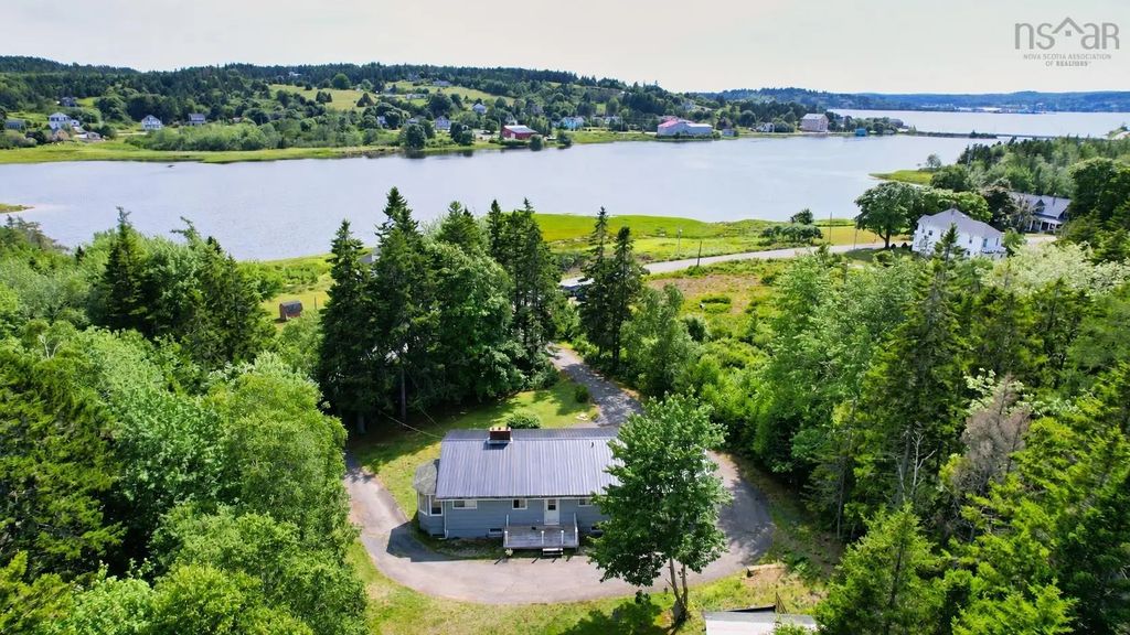 120 North Side Road, Riverport