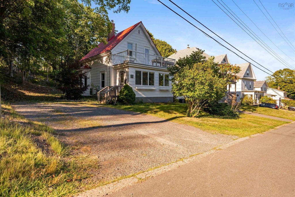84 Elm Street, New Glasgow