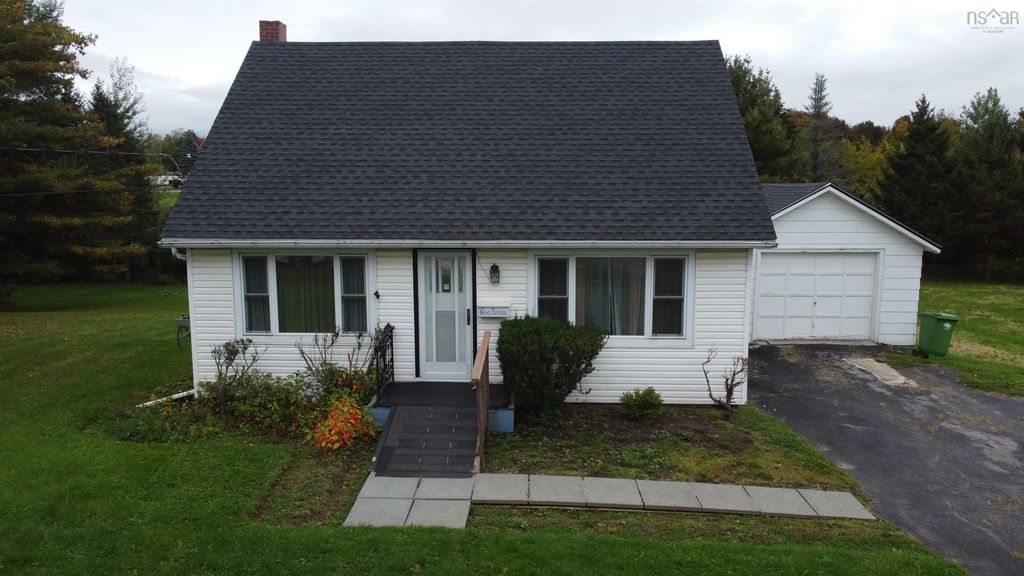 171 Falmouth Dyke Road, Falmouth