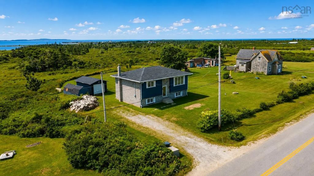 37 Chegoggin Point Road, Pembroke