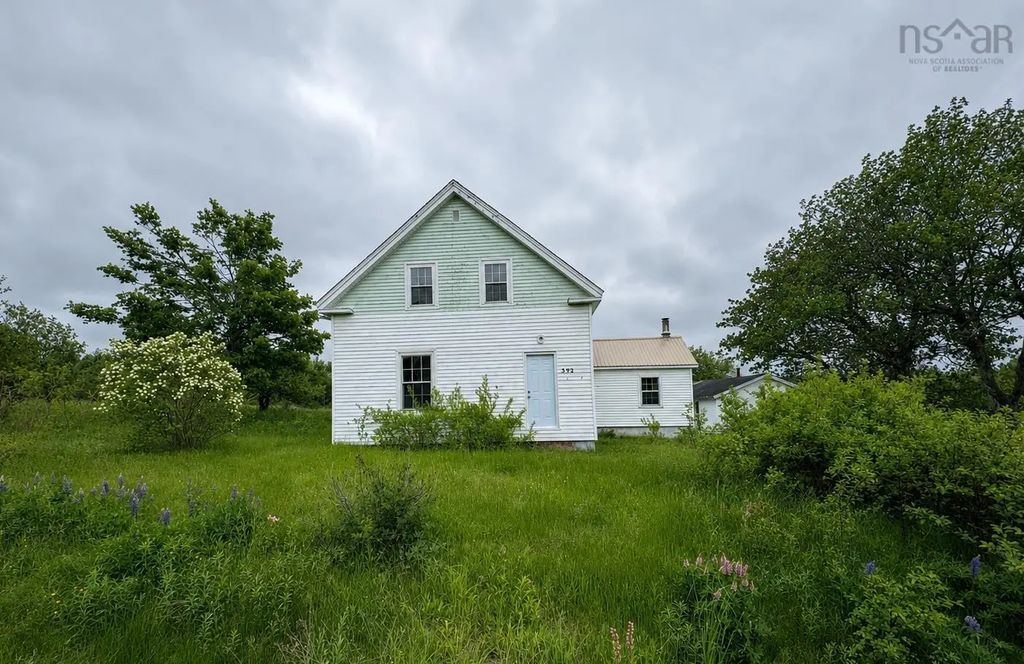 592 Highway 215, East Walton