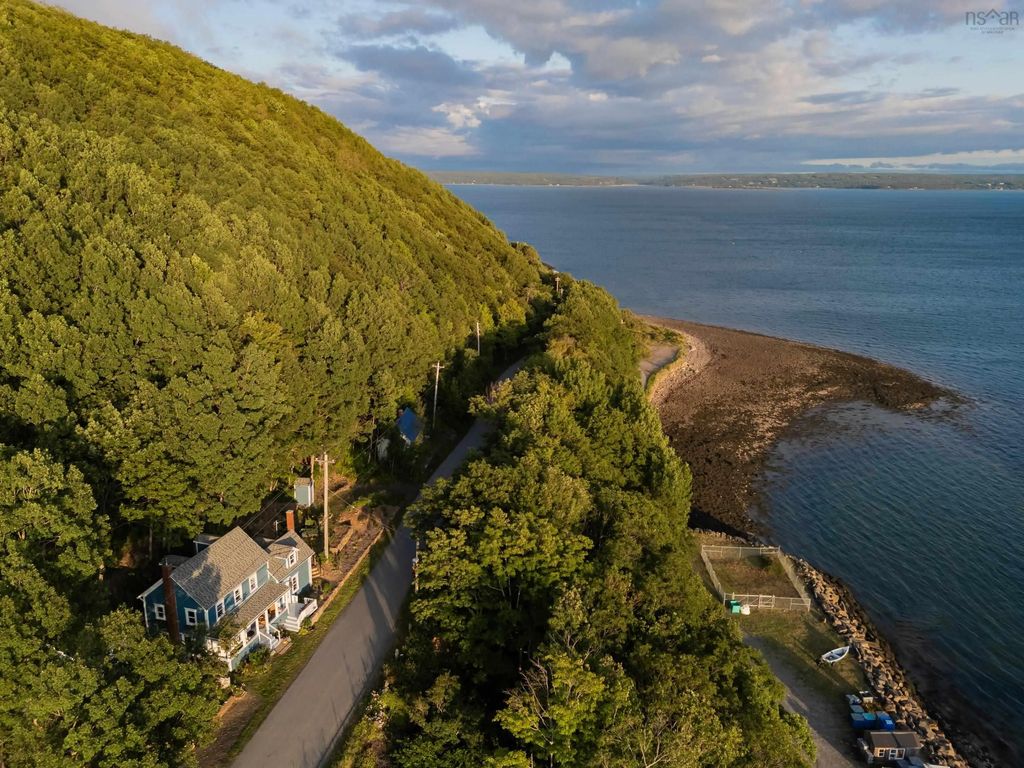 857 Granville Road, Victoria Beach