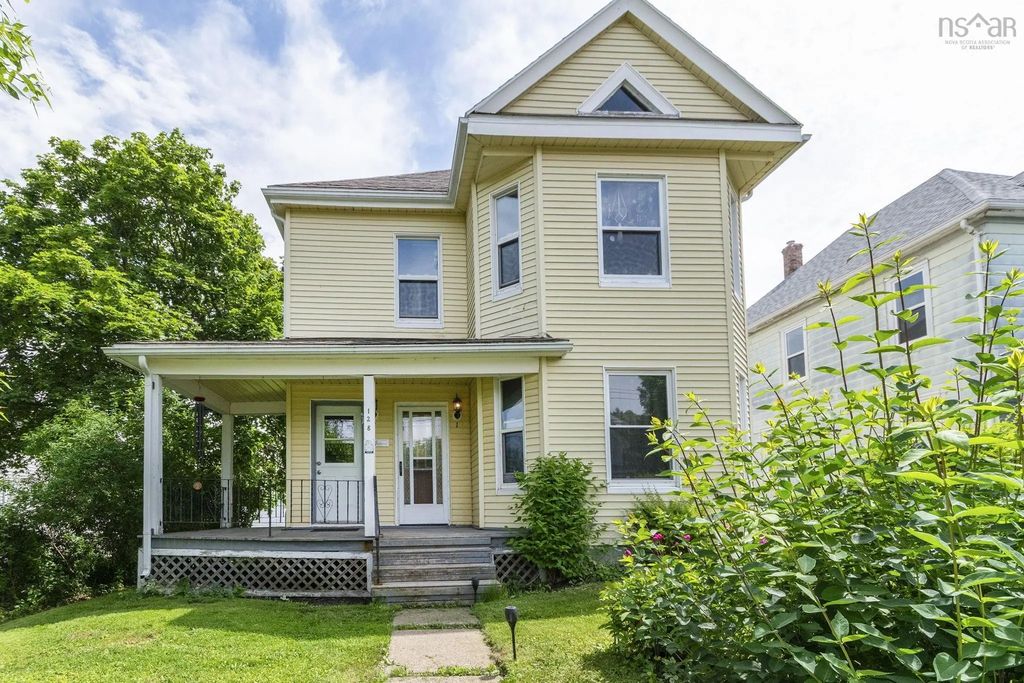 128 River Street, Stellarton
