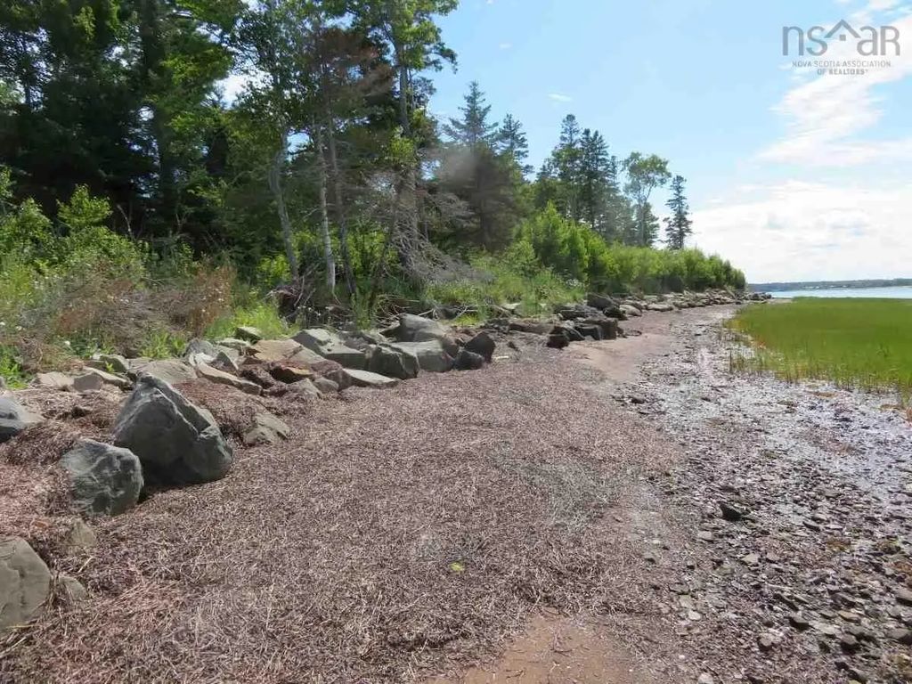 Lot 2005-2 Island Road Extension, Malagash