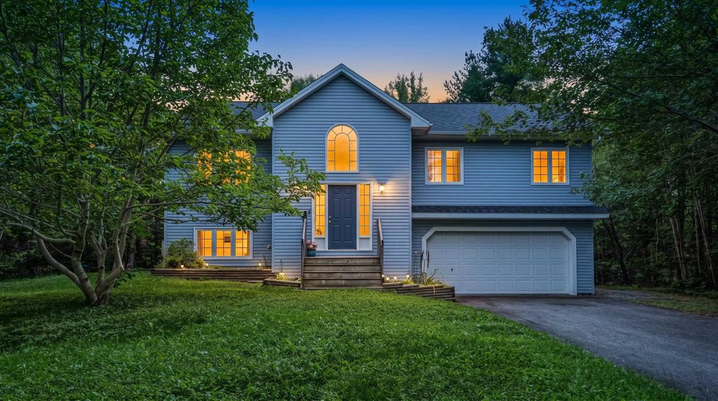 15 Burlington Lane, Stillwater Lake