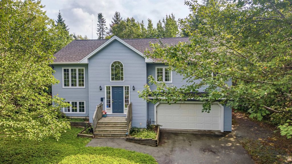 15 Burlington Lane, Stillwater Lake