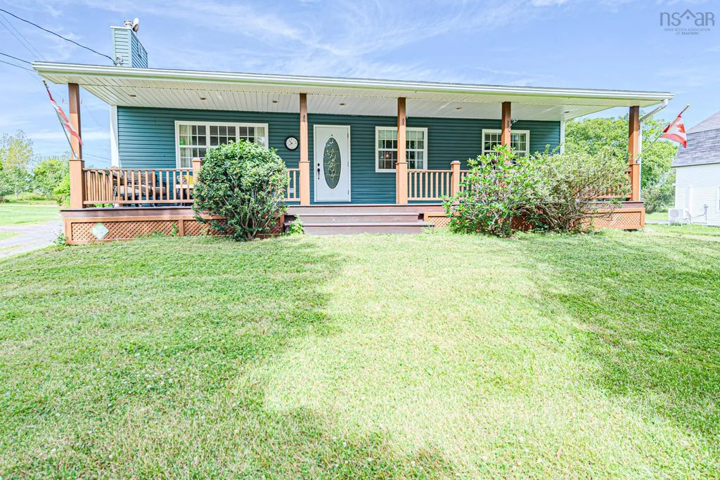 112 Pleasant Street, Stellarton