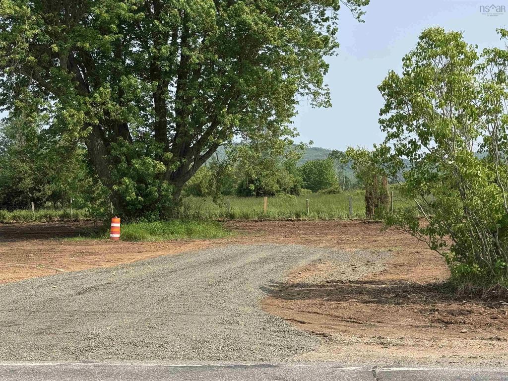 3306 Highway 201, Centrelea