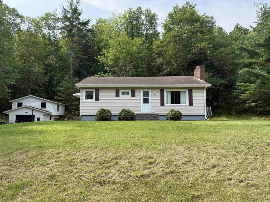 83 Lower Branch Road, Lower Branch