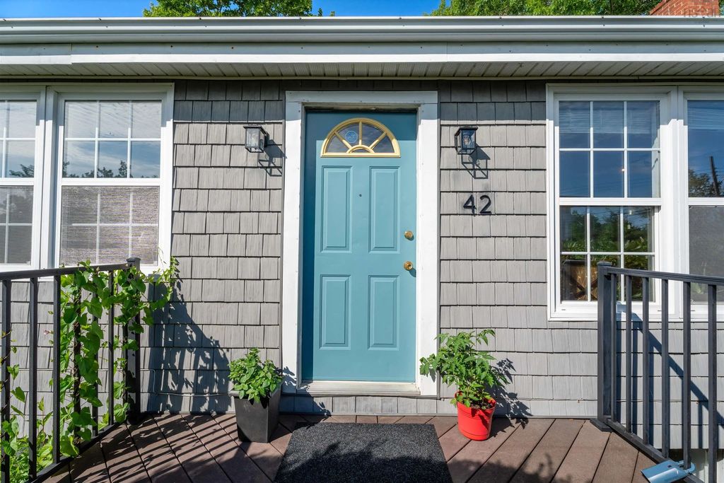 42 Birch Street, Halifax