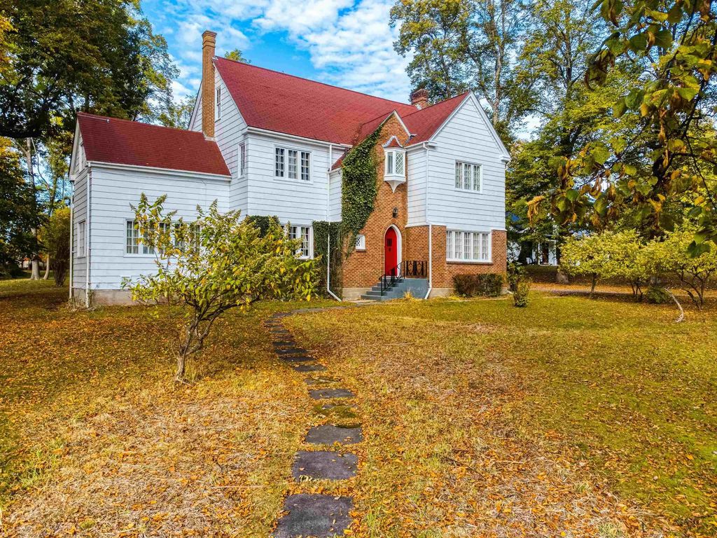 68 Cottage Street, Pictou
