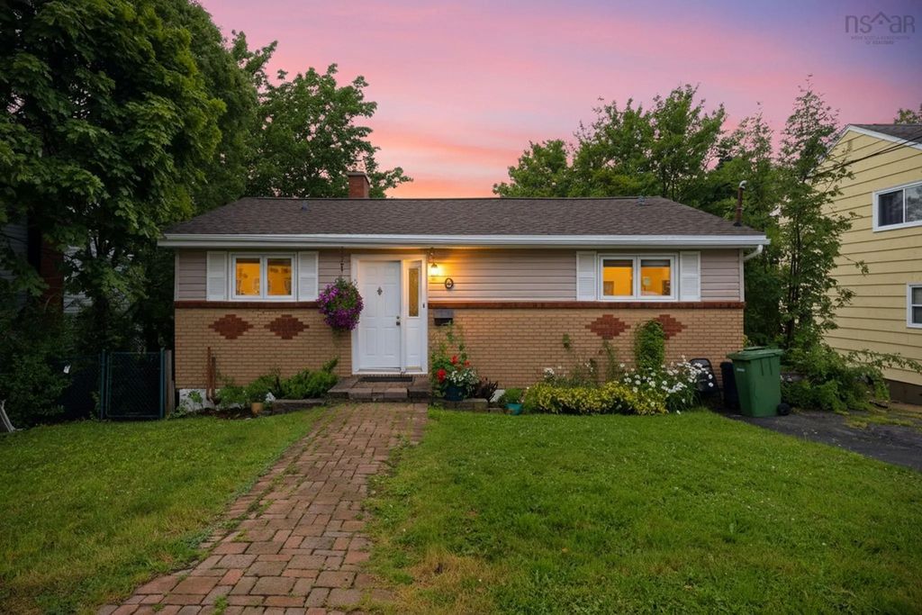 104 Joffre Street, Dartmouth