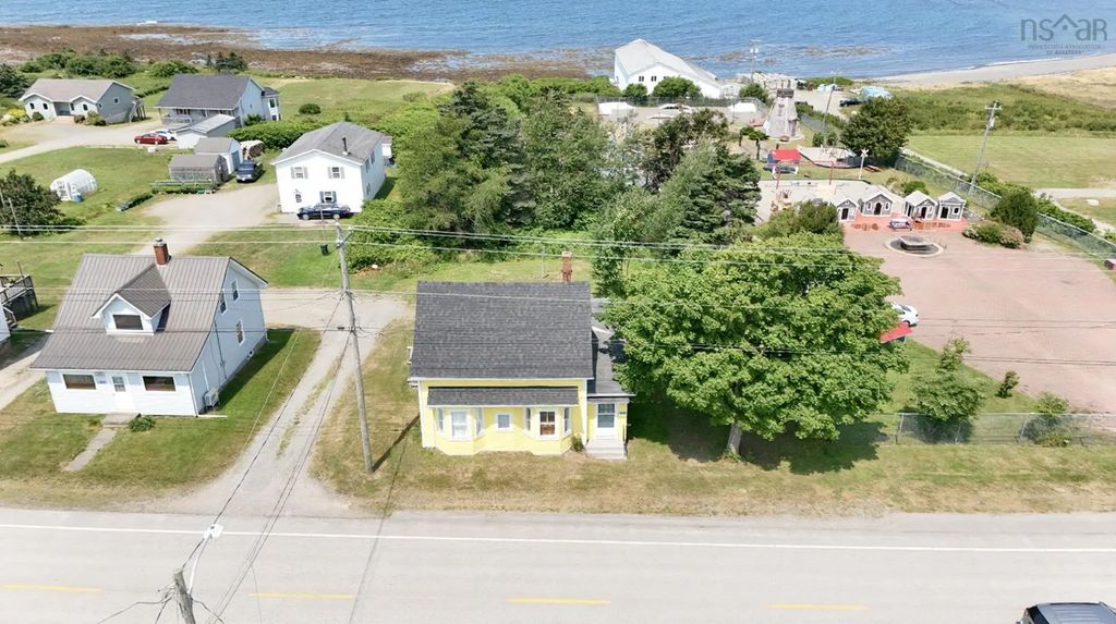 8137 Highway 1, Meteghan