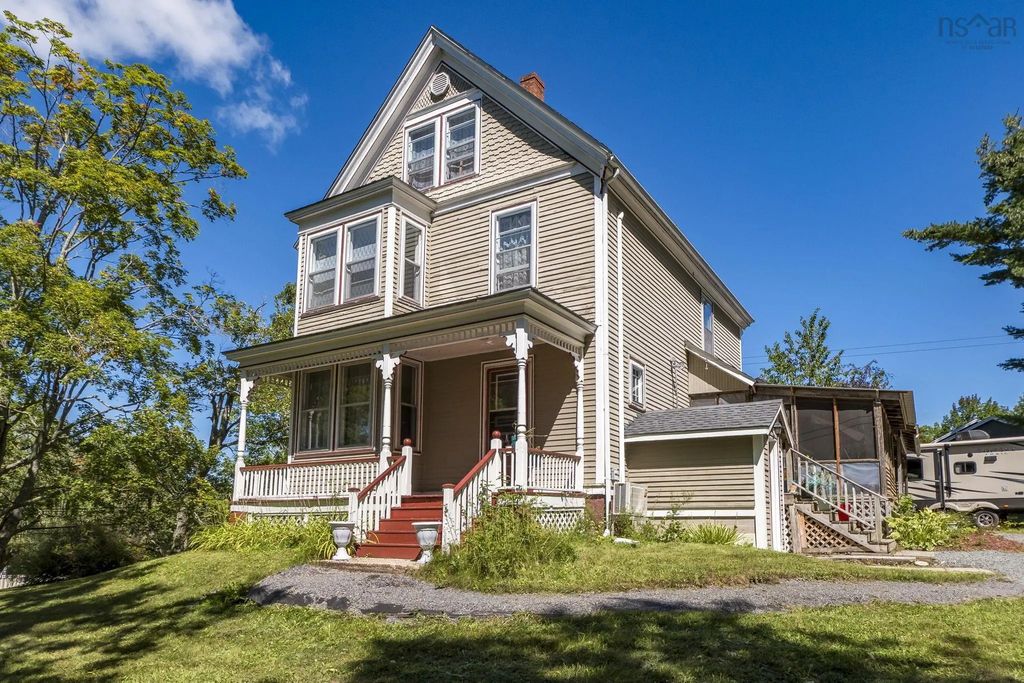 4068 Highway 1, Windsor