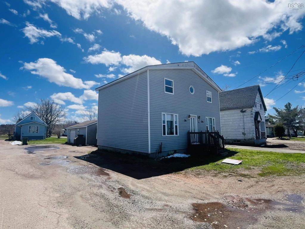 68 Mcgee Street, Springhill