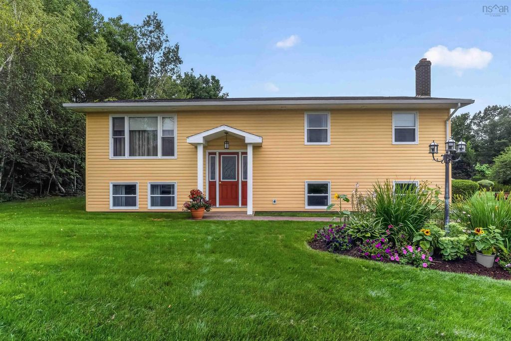 1008 Country Club Boulevard, New Minas
