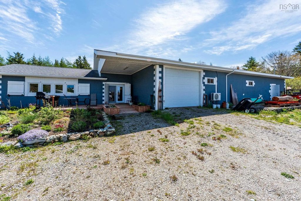 2292 Highway 3, Pubnico